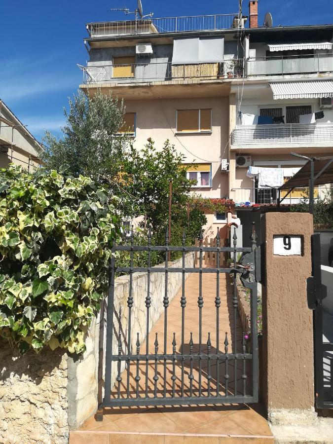Apartmani Katerina Pula Exterior photo
