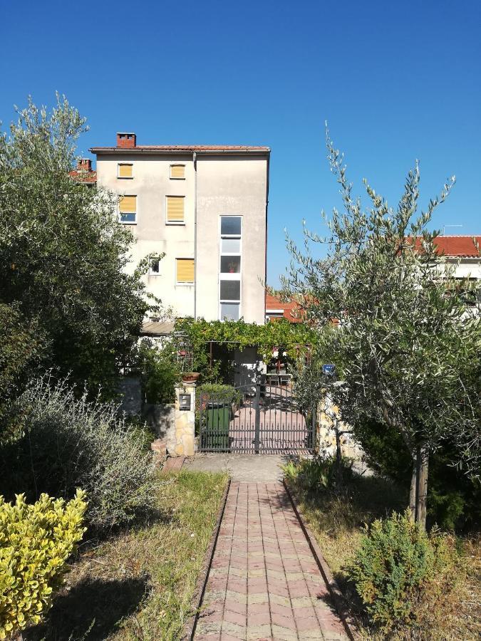 Apartmani Katerina Pula Exterior photo