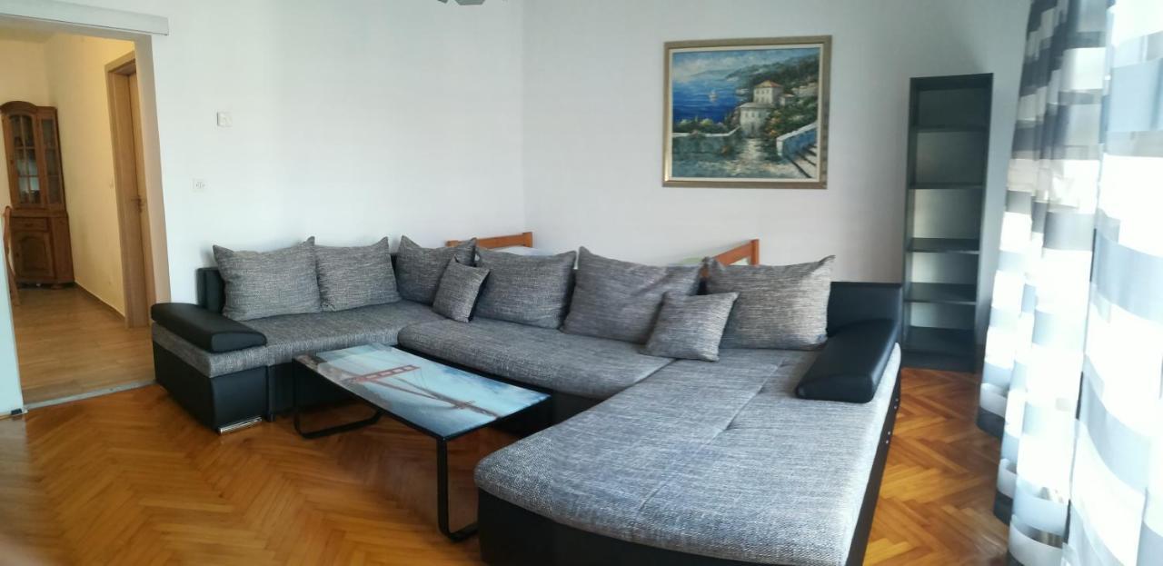 Apartmani Katerina Pula Exterior photo