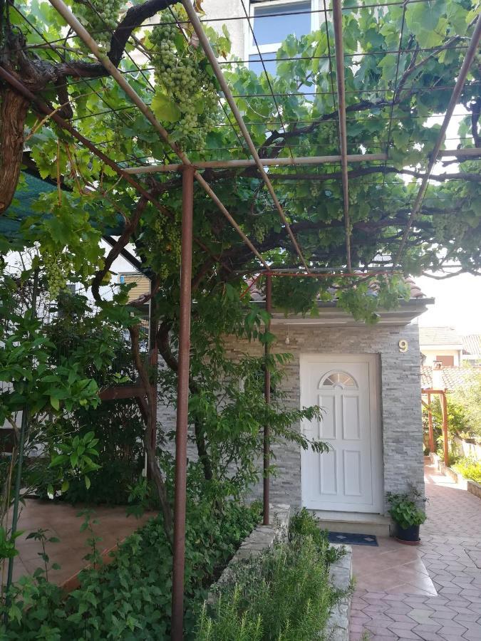 Apartmani Katerina Pula Exterior photo
